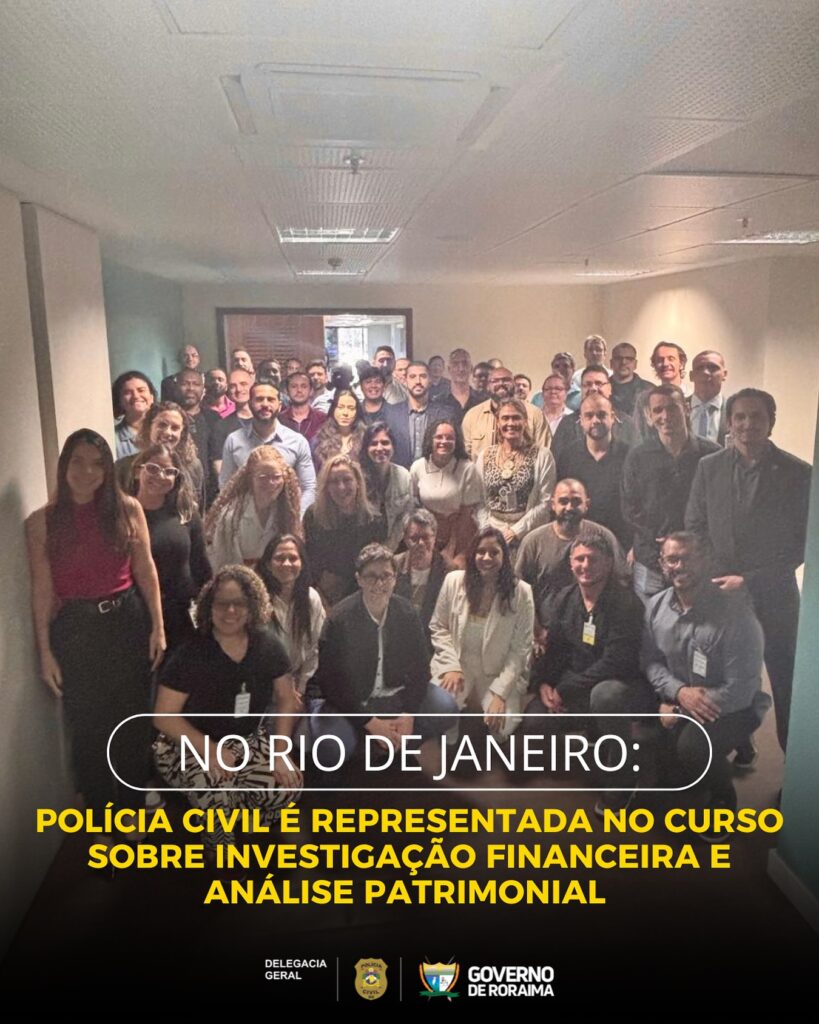 Foto dos participantes do curso perfilados